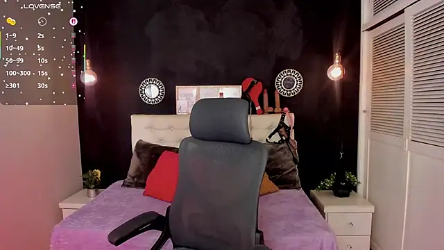Snapshot of Eva_hot_1 chatting on 04-11-26, 07:51 Eva hot 1 online show from 04-11-26, 07:51