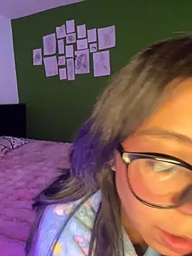 Valen-Foxx online show from 09-24-25, 05:33