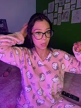 Valen-Foxx online show from 10-10-25, 06:23