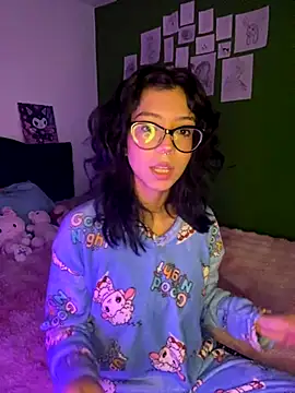 Valen-Foxx online show from 10-13-25, 05:18