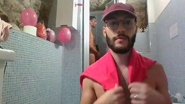 Amicisegreti online show from 10-10-25, 10:58