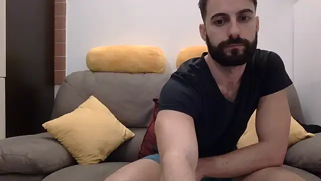 Amicisegreti online show from 12-02-25, 06:03