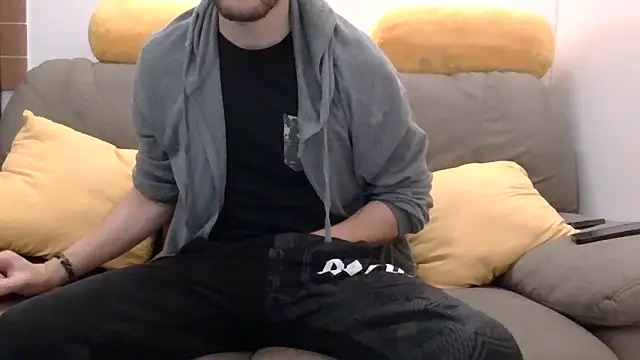 Amicisegreti online show from 12-16-25, 06:29