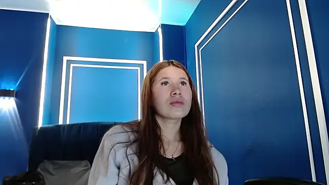 Olivia11  online show from 09-18-25, 03:25