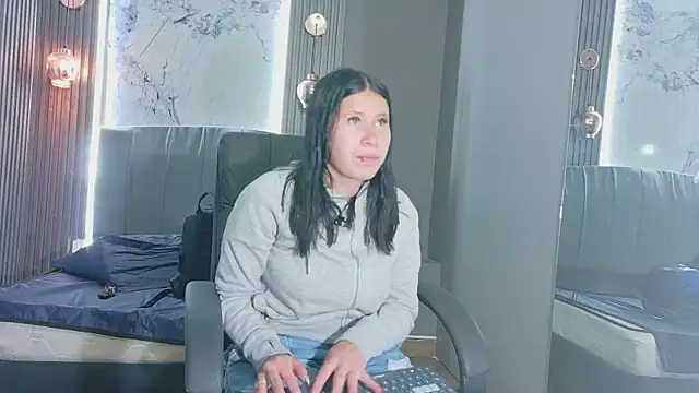 Olivia11  online show from 05-12-26, 12:35