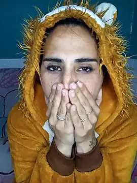 Snapshot of kariciasecreta chatting on 09-16-25, 02:34 kariciasecreta online show from 09-16-25, 02:34