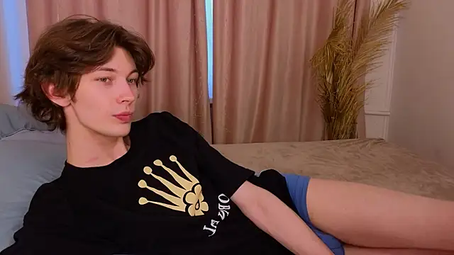  Den1s  online show from 02-08-26, 12:30