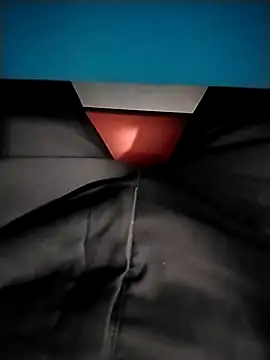 Snapshot of Thanhk77777 chatting on 10-13-25, 10:37 Thanhk77777 online show from 10-13-25, 10:37