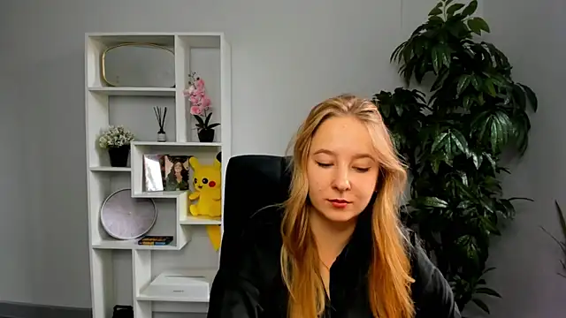 CarolGonzalez online show from 09-29-25, 07:46