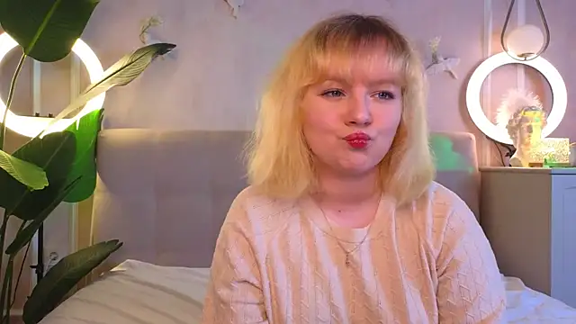 Snapshot of DianaJacobs chatting on 11-07-25, 10:04 DianaJacobs online show from 11-07-25, 10:04