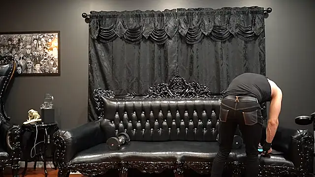 Snapshot of gothicdesigner chatting on 11-14-25, 08:29 gothicdesigner online show from 11-14-25, 08:29