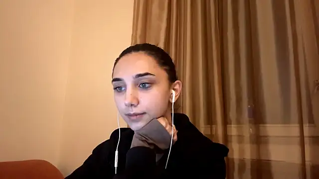 LinaMour online show from 10-05-25, 10:07