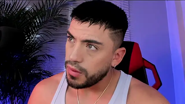 Alexander Diiaz online show from 10-04-25, 12:47