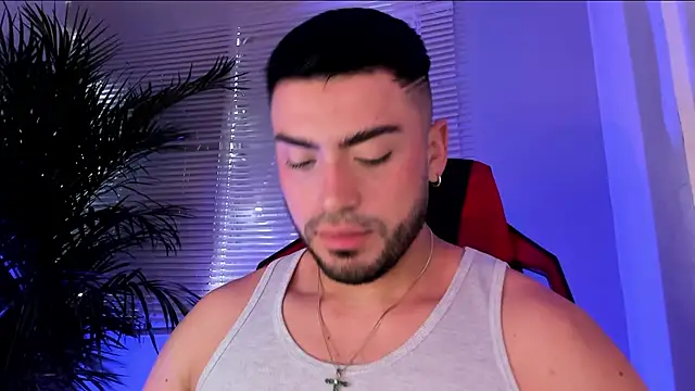 Alexander Diiaz online show from 10-21-25, 02:51