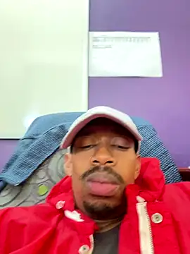 Snapshot of fitsexyman chatting on 09-19-25, 08:49 fitsexyman online show from 09-19-25, 08:49