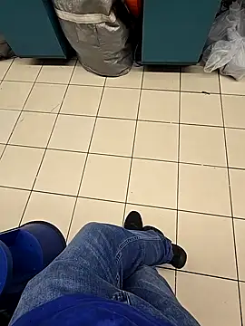 Snapshot of sisman31 chatting on 09-14-25, 01:05 sisman31 online show from 09-14-25, 01:05