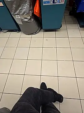 Snapshot of sisman31 chatting on 10-04-25, 10:19 sisman31 online show from 10-04-25, 10:19