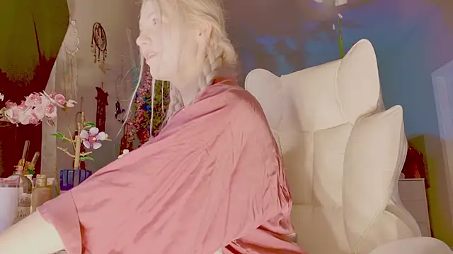 Snapshot of Talulaa chatting on 03-09-26, 09:41 Talulaa online show from 03-09-26, 09:41