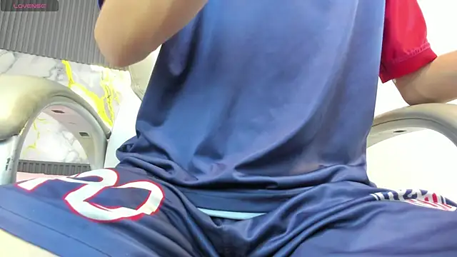 SantiagoRusso18 online show from 11-05-25, 12:38