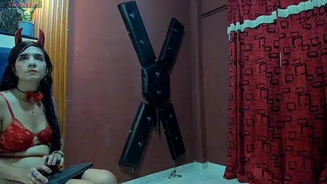 JisooLuv online show from 10-31-25, 06:53