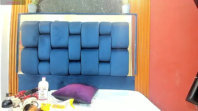 JisooLuv online show from 11-22-25, 01:32