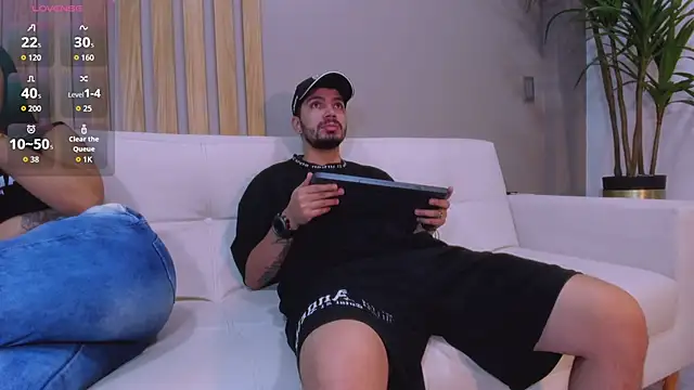 aronandluna online show from 10-10-25, 02:27