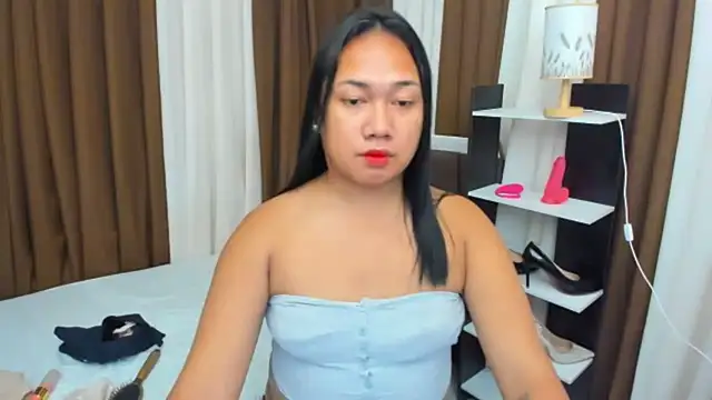Snapshot of TsUncutKaren chatting on 09-10-25, 06:02 TsUncutKaren online show from 09-10-25, 06:02