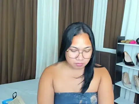 Snapshot of TsUncutKaren chatting on 09-14-25, 06:45 TsUncutKaren online show from 09-14-25, 06:45