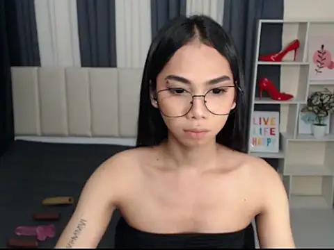 PetiteAsianYuki online show from 10-26-25, 07:14