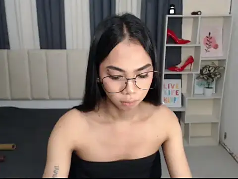 PetiteAsianYuki online show from 10-27-25, 05:22