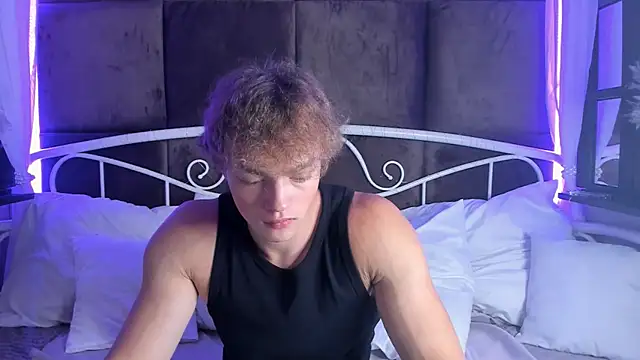 ChaseMuscular online show from 10-05-25, 03:43