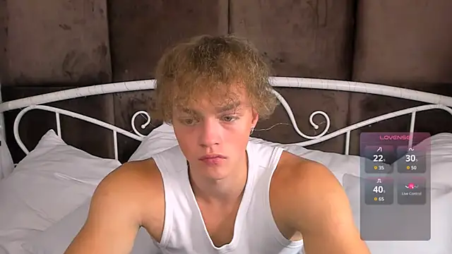 ChaseMuscular online show from 10-19-25, 03:34