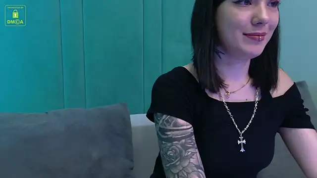 SupremeSiren online show from 09-17-25, 03:35