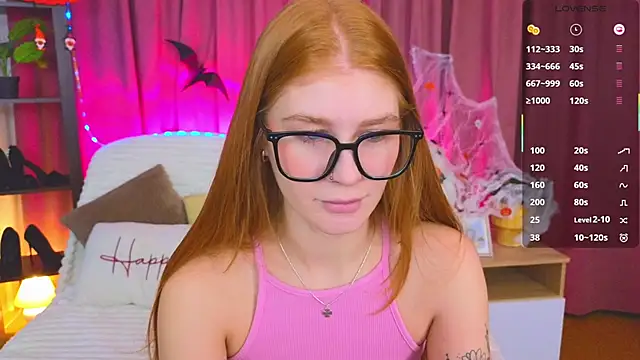 JuliaPowers  online show from 10-28-25, 05:11