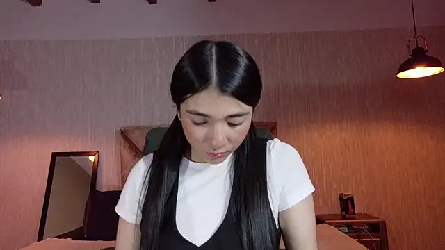 Aurora jones11 online show from 10-16-25, 03:40