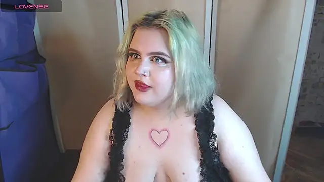 Snapshot of Alice_Bunny666 chatting on 10-11-25, 04:27 Alice Bunny666 online show from 10-11-25, 04:27