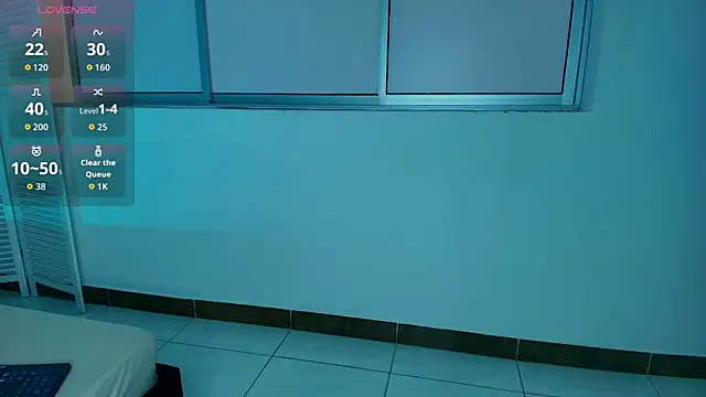 Snapshot of Eryx_Eriscor chatting on 10-17-25, 02:41 Eryx Eriscor online show from 10-17-25, 02:41