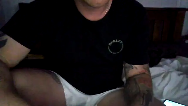 Snapshot of brokecountrylads chatting on 11-05-25, 08:14 brokecountrylads online show from 11-05-25, 08:14