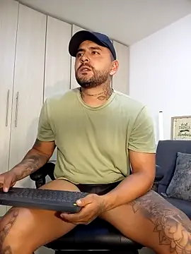 Snapshot of david_k10 chatting on 11-03-25, 01:40 david k10 online show from 11-03-25, 01:40