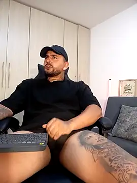 Snapshot of david_k10 chatting on 11-06-25, 03:07 david k10 online show from 11-06-25, 03:07