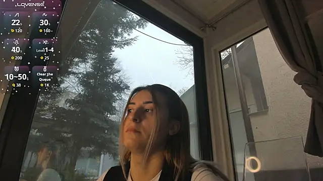 Ella Vee online show from 12-20-25, 06:53