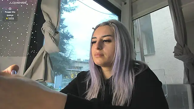 Ella Vee online show from 02-15-26, 06:32