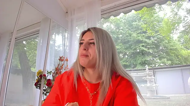 Ella Vee online show from 05-09-26, 05:45