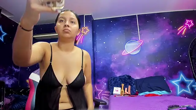 Thalia Cortea online show from 10-23-25, 02:27