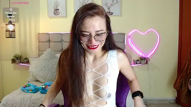  naomi s online show from 06-15-26, 01:46