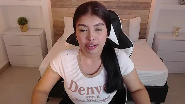 carriepink  online show from 09-23-25, 12:19