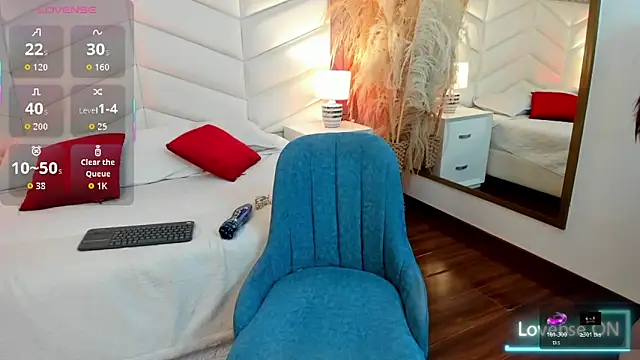 Nina Ford  online show from 11-25-25, 08:42