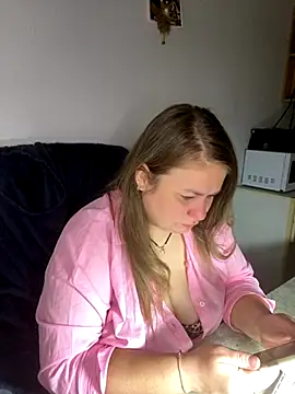 Snapshot of MartaXLove chatting on 09-25-25, 05:05 MartaXLove online show from 09-25-25, 05:05