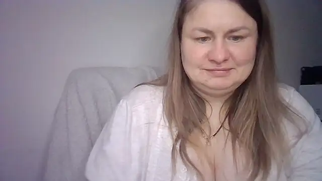 Snapshot of MartaXLove chatting on 09-28-25, 11:04 MartaXLove online show from 09-28-25, 11:04