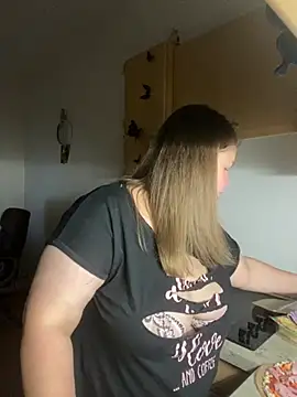 Snapshot of MartaXLove chatting on 10-26-25, 04:24 MartaXLove online show from 10-26-25, 04:24